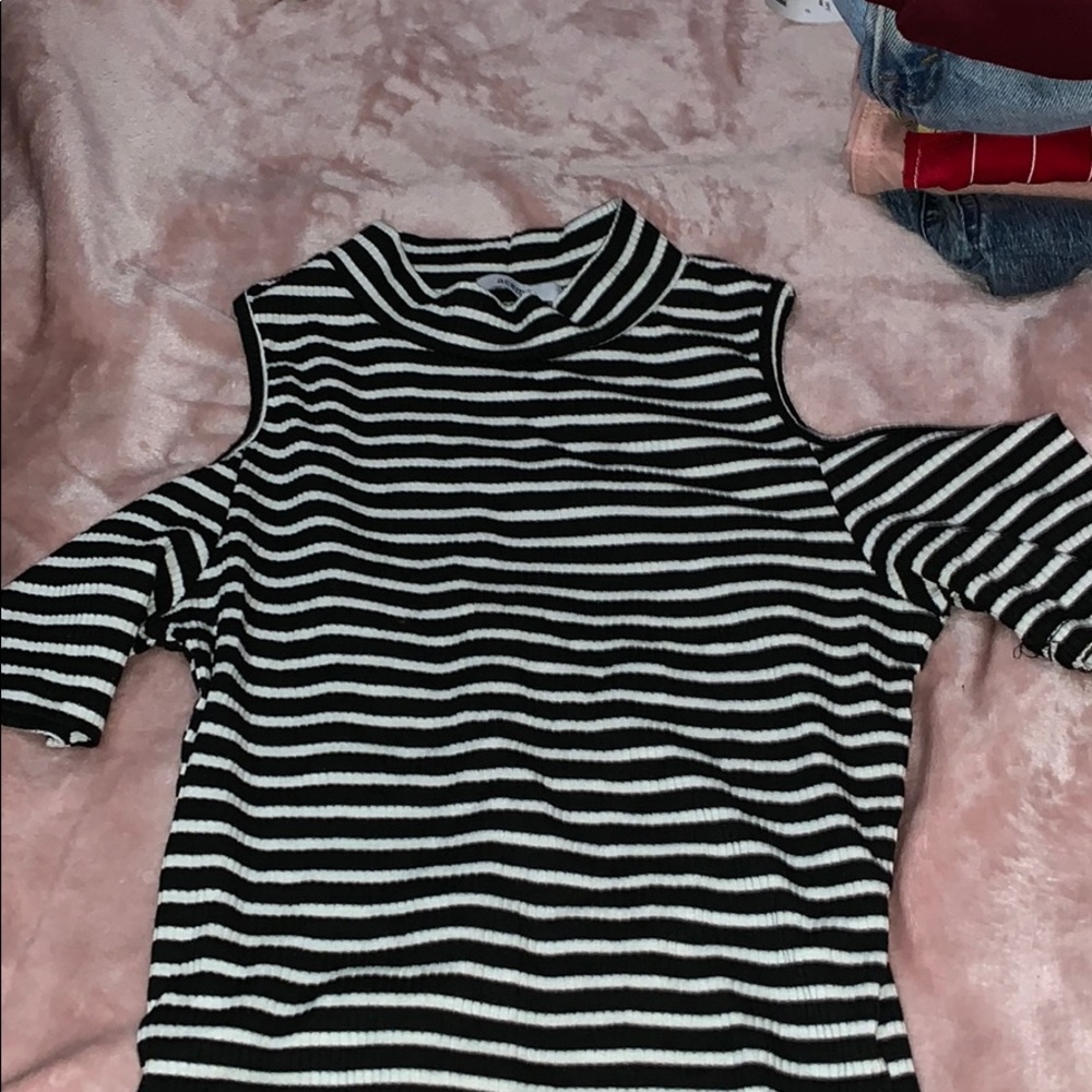 Shoulder shirt